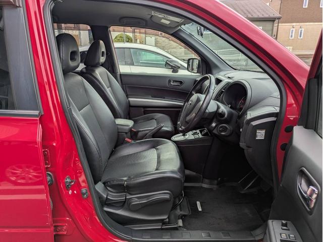 エクストレイル 20X 純正ナビ/地デジ/合皮シート/オートエアコン/キーレス/(29枚目)