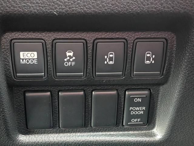 エルグランド ライダー　黒本革シート　マニュアルシート　黒革／社外ナビ／地デジ／バックカメラ／両側電動スライドドア／オットマン／ＨＩＤヘッドライト／純正１８インチＡＷ／スマートキー／電動格納ミラー／（47枚目）