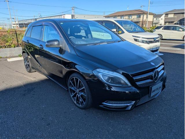 Ｂクラス Ｂ１８０　スポーツ　ナイトパッケージ　純正ナビ地デジＢカメラ半革純正１８インチアルミホイールヘッドライトＨＩＤオートエアコンキーレス（10枚目）