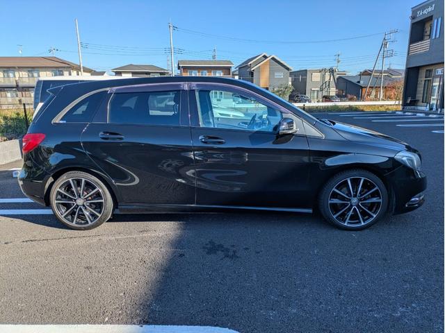 Ｂクラス Ｂ１８０　スポーツ　ナイトパッケージ　純正ナビ地デジＢカメラ半革純正１８インチアルミホイールヘッドライトＨＩＤオートエアコンキーレス（11枚目）