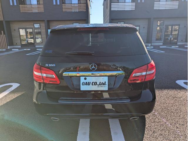 Ｂクラス Ｂ１８０　スポーツ　ナイトパッケージ　純正ナビ地デジＢカメラ半革純正１８インチアルミホイールヘッドライトＨＩＤオートエアコンキーレス（13枚目）