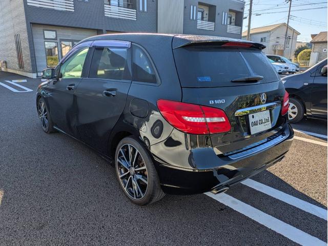 Ｂクラス Ｂ１８０　スポーツ　ナイトパッケージ　純正ナビ地デジＢカメラ半革純正１８インチアルミホイールヘッドライトＨＩＤオートエアコンキーレス（14枚目）