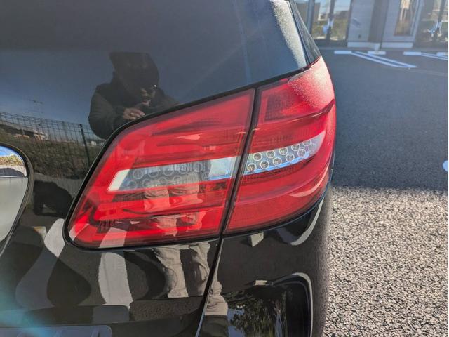 Ｂクラス Ｂ１８０　スポーツ　ナイトパッケージ　純正ナビ地デジＢカメラ半革純正１８インチアルミホイールヘッドライトＨＩＤオートエアコンキーレス（19枚目）