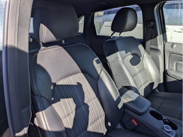 Ｂクラス Ｂ１８０　スポーツ　ナイトパッケージ　純正ナビ地デジＢカメラ半革純正１８インチアルミホイールヘッドライトＨＩＤオートエアコンキーレス（28枚目）