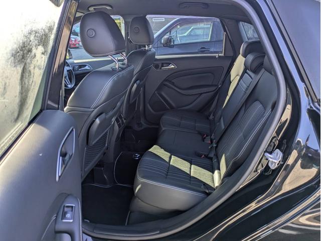 Ｂクラス Ｂ１８０　スポーツ　ナイトパッケージ　純正ナビ地デジＢカメラ半革純正１８インチアルミホイールヘッドライトＨＩＤオートエアコンキーレス（34枚目）