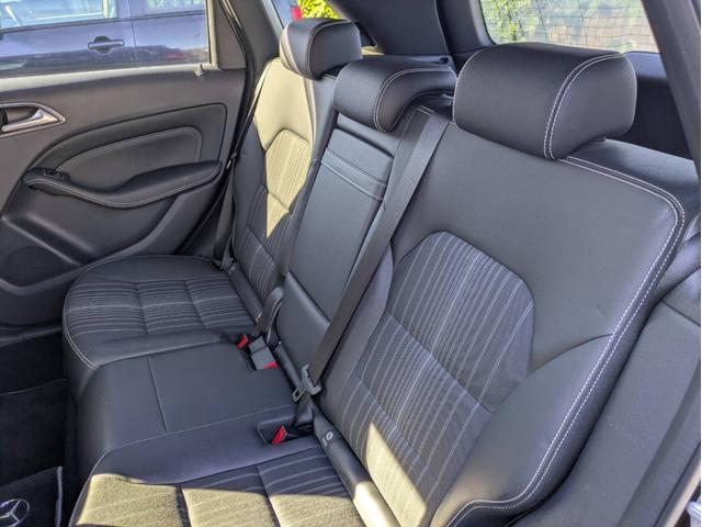 Ｂクラス Ｂ１８０　スポーツ　ナイトパッケージ　純正ナビ地デジＢカメラ半革純正１８インチアルミホイールヘッドライトＨＩＤオートエアコンキーレス（35枚目）