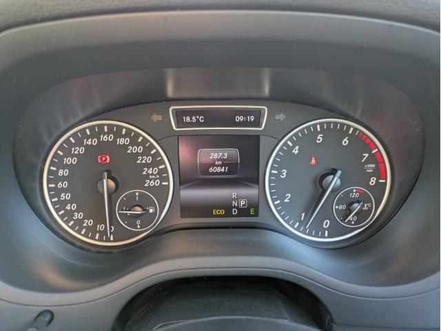 Ｂクラス Ｂ１８０　スポーツ　ナイトパッケージ　純正ナビ地デジＢカメラ半革純正１８インチアルミホイールヘッドライトＨＩＤオートエアコンキーレス（50枚目）