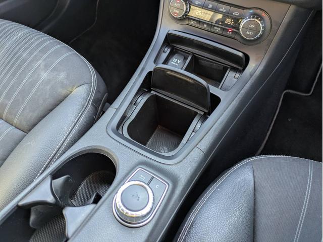 Ｂクラス Ｂ１８０　スポーツ　ナイトパッケージ　純正ナビ地デジＢカメラ半革純正１８インチアルミホイールヘッドライトＨＩＤオートエアコンキーレス（56枚目）