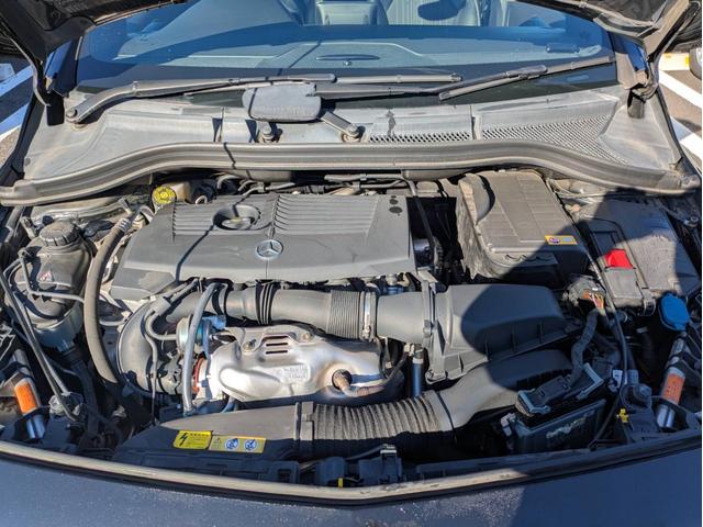 Ｂクラス Ｂ１８０　スポーツ　ナイトパッケージ　純正ナビ地デジＢカメラ半革純正１８インチアルミホイールヘッドライトＨＩＤオートエアコンキーレス（62枚目）