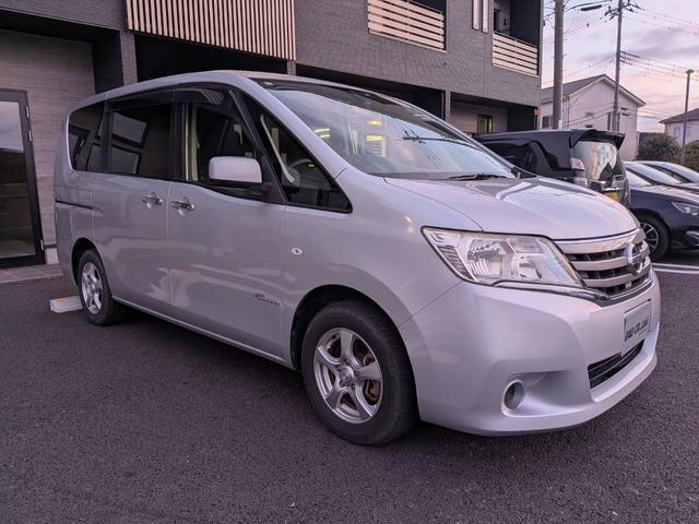 セレナ ２０Ｘ　Ｓ－ハイブリッド　純正ナビ／地デジ／バックカメラ／片側電動スライドドア／クルーズコントロール／ＨＩＤヘッドライト／社外１６インチＡＷ／キーレス／電動格納ミラー／（10枚目）