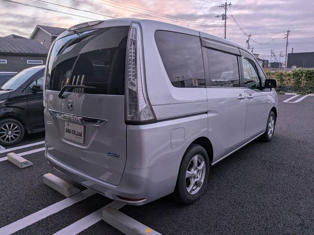 セレナ ２０Ｘ　Ｓ－ハイブリッド　純正ナビ／地デジ／バックカメラ／片側電動スライドドア／クルーズコントロール／ＨＩＤヘッドライト／社外１６インチＡＷ／キーレス／電動格納ミラー／（12枚目）