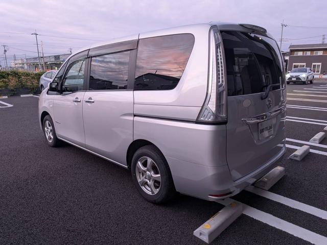 セレナ ２０Ｘ　Ｓ－ハイブリッド　純正ナビ／地デジ／バックカメラ／片側電動スライドドア／クルーズコントロール／ＨＩＤヘッドライト／社外１６インチＡＷ／キーレス／電動格納ミラー／（14枚目）
