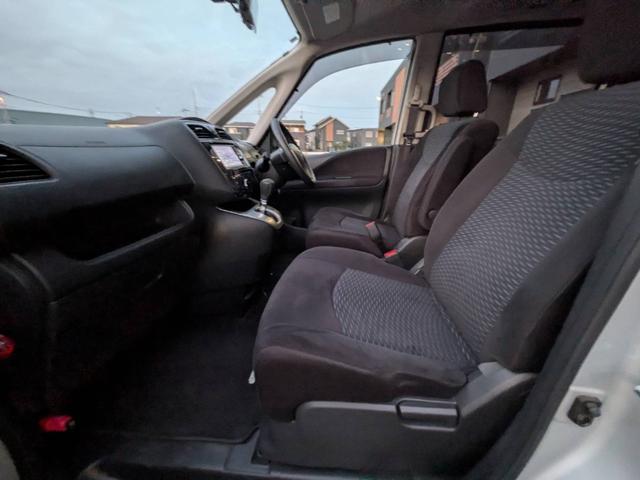 セレナ ２０Ｘ　Ｓ－ハイブリッド　純正ナビ／地デジ／バックカメラ／片側電動スライドドア／クルーズコントロール／ＨＩＤヘッドライト／社外１６インチＡＷ／キーレス／電動格納ミラー／（39枚目）