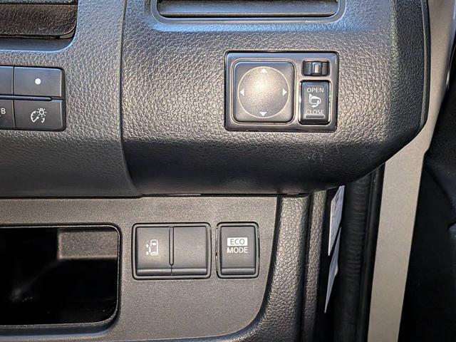 セレナ ２０Ｘ　Ｓ－ハイブリッド　純正ナビ／地デジ／バックカメラ／片側電動スライドドア／クルーズコントロール／ＨＩＤヘッドライト／社外１６インチＡＷ／キーレス／電動格納ミラー／（46枚目）