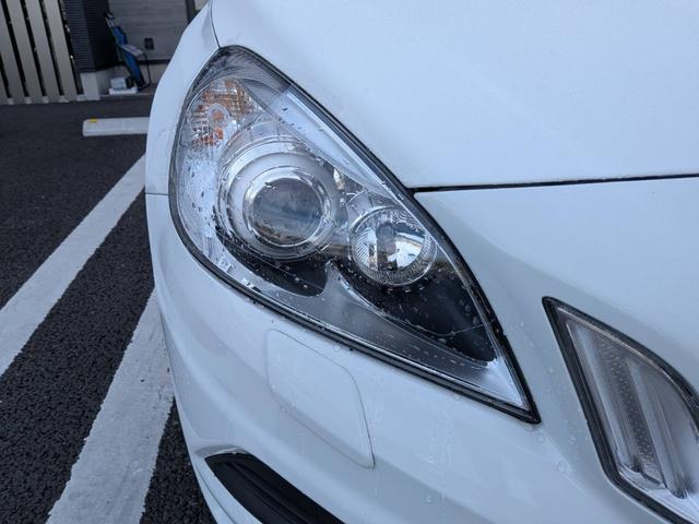 Ｖ６０ Ｔ４　Ｒデザイン　黒革／純正ナビ／地デジ／バックカメラ／クルーズコントロール／シートヒーター／パワーシート／ルーフレール／純正１８インチＡＷ／スマートキー／電動格納ミラー／（18枚目）