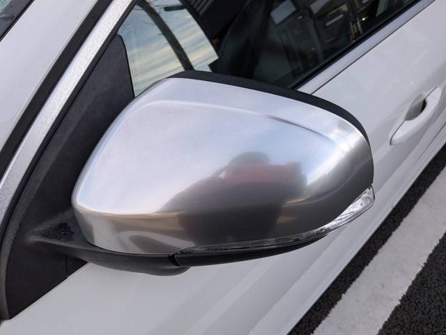 Ｖ６０ Ｔ４　Ｒデザイン　黒革／純正ナビ／地デジ／バックカメラ／クルーズコントロール／シートヒーター／パワーシート／ルーフレール／純正１８インチＡＷ／スマートキー／電動格納ミラー／（21枚目）