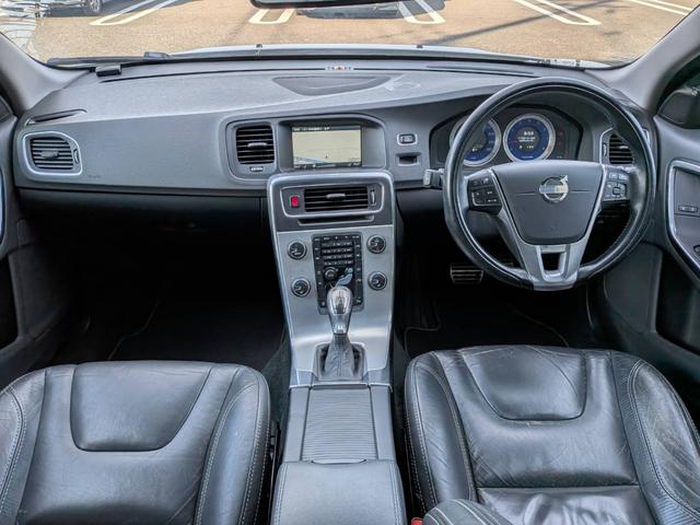 Ｖ６０ Ｔ４　Ｒデザイン　黒革／純正ナビ／地デジ／バックカメラ／クルーズコントロール／シートヒーター／パワーシート／ルーフレール／純正１８インチＡＷ／スマートキー／電動格納ミラー／（39枚目）