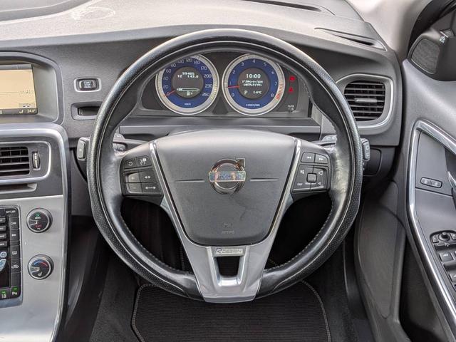 Ｖ６０ Ｔ４　Ｒデザイン　黒革／純正ナビ／地デジ／バックカメラ／クルーズコントロール／シートヒーター／パワーシート／ルーフレール／純正１８インチＡＷ／スマートキー／電動格納ミラー／（40枚目）