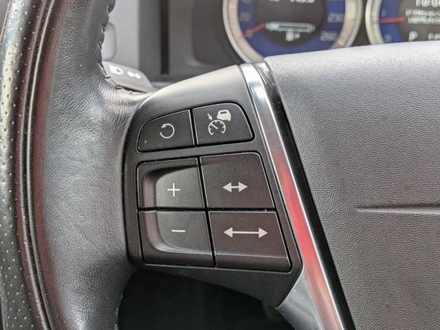 Ｖ６０ Ｔ４　Ｒデザイン　黒革／純正ナビ／地デジ／バックカメラ／クルーズコントロール／シートヒーター／パワーシート／ルーフレール／純正１８インチＡＷ／スマートキー／電動格納ミラー／（42枚目）