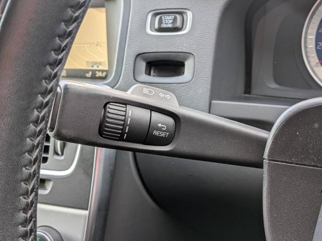 Ｖ６０ Ｔ４　Ｒデザイン　黒革／純正ナビ／地デジ／バックカメラ／クルーズコントロール／シートヒーター／パワーシート／ルーフレール／純正１８インチＡＷ／スマートキー／電動格納ミラー／（44枚目）