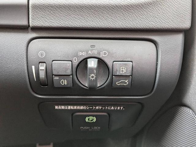 Ｖ６０ Ｔ４　Ｒデザイン　黒革／純正ナビ／地デジ／バックカメラ／クルーズコントロール／シートヒーター／パワーシート／ルーフレール／純正１８インチＡＷ／スマートキー／電動格納ミラー／（47枚目）