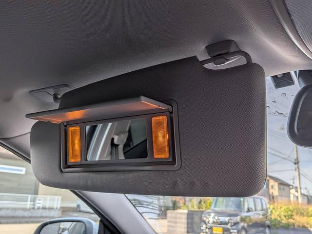 Ｖ６０ Ｔ４　Ｒデザイン　黒革／純正ナビ／地デジ／バックカメラ／クルーズコントロール／シートヒーター／パワーシート／ルーフレール／純正１８インチＡＷ／スマートキー／電動格納ミラー／（61枚目）