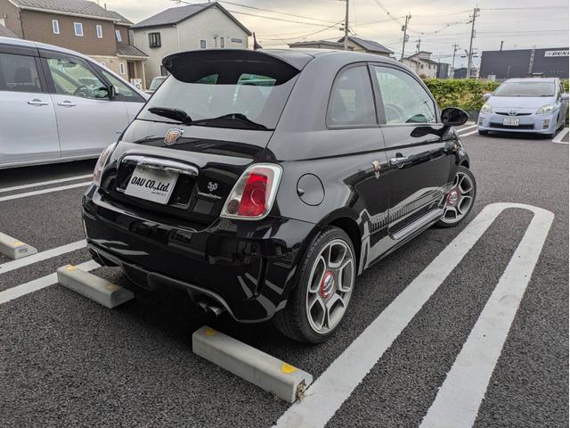 アバルト５９５ コンペティツィオーネ　社外ナビ／地デジ／半革シート／純正１７インチアルミホイール／ヘッドライトＨＩＤ／オートエアコン／キーレス／（8枚目）