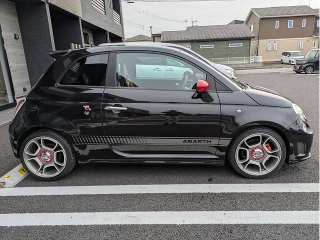 アバルト５９５ コンペティツィオーネ　社外ナビ／地デジ／半革シート／純正１７インチアルミホイール／ヘッドライトＨＩＤ／オートエアコン／キーレス／（11枚目）