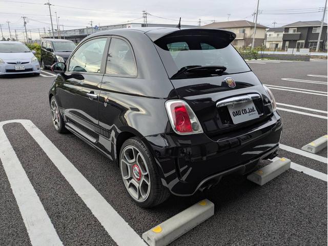 アバルト５９５ コンペティツィオーネ　社外ナビ／地デジ／半革シート／純正１７インチアルミホイール／ヘッドライトＨＩＤ／オートエアコン／キーレス／（14枚目）