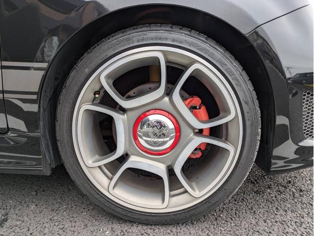 アバルト５９５ コンペティツィオーネ　社外ナビ／地デジ／半革シート／純正１７インチアルミホイール／ヘッドライトＨＩＤ／オートエアコン／キーレス／（23枚目）