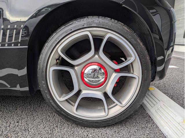 アバルト５９５ コンペティツィオーネ　社外ナビ／地デジ／半革シート／純正１７インチアルミホイール／ヘッドライトＨＩＤ／オートエアコン／キーレス／（25枚目）