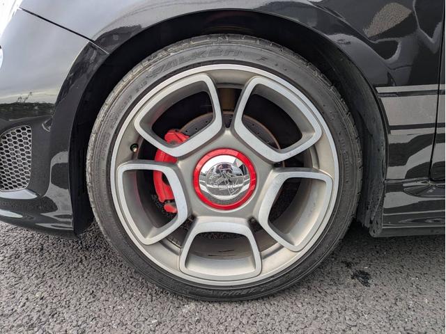 アバルト５９５ コンペティツィオーネ　社外ナビ／地デジ／半革シート／純正１７インチアルミホイール／ヘッドライトＨＩＤ／オートエアコン／キーレス／（26枚目）