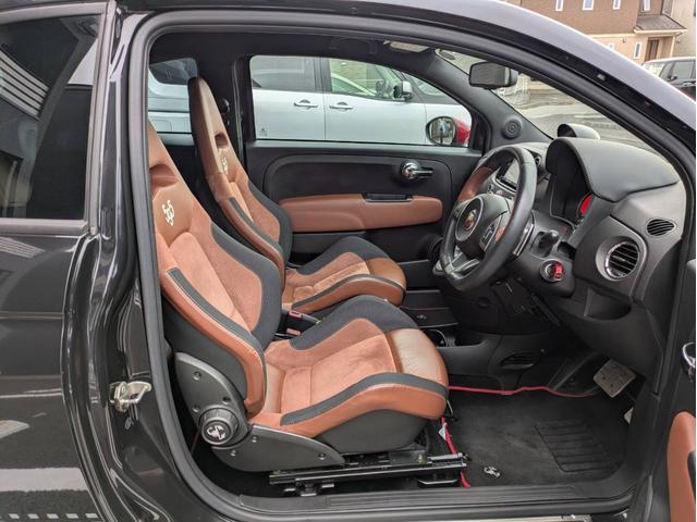 アバルト５９５ コンペティツィオーネ　社外ナビ／地デジ／半革シート／純正１７インチアルミホイール／ヘッドライトＨＩＤ／オートエアコン／キーレス／（29枚目）