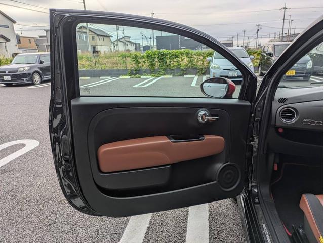 アバルト５９５ コンペティツィオーネ　社外ナビ／地デジ／半革シート／純正１７インチアルミホイール／ヘッドライトＨＩＤ／オートエアコン／キーレス／（33枚目）