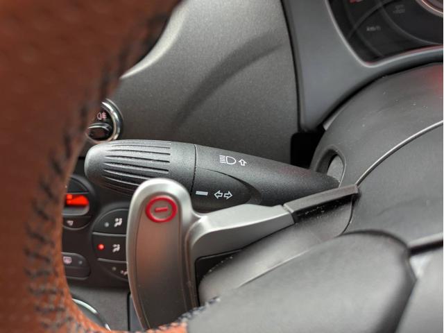 アバルト５９５ コンペティツィオーネ　社外ナビ／地デジ／半革シート／純正１７インチアルミホイール／ヘッドライトＨＩＤ／オートエアコン／キーレス／（40枚目）