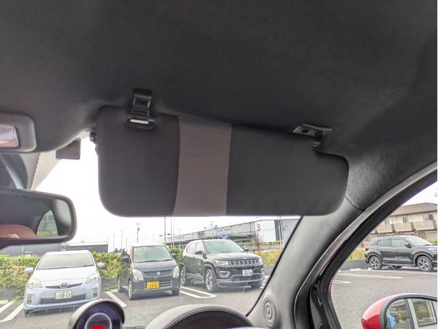 アバルト５９５ コンペティツィオーネ　社外ナビ／地デジ／半革シート／純正１７インチアルミホイール／ヘッドライトＨＩＤ／オートエアコン／キーレス／（50枚目）