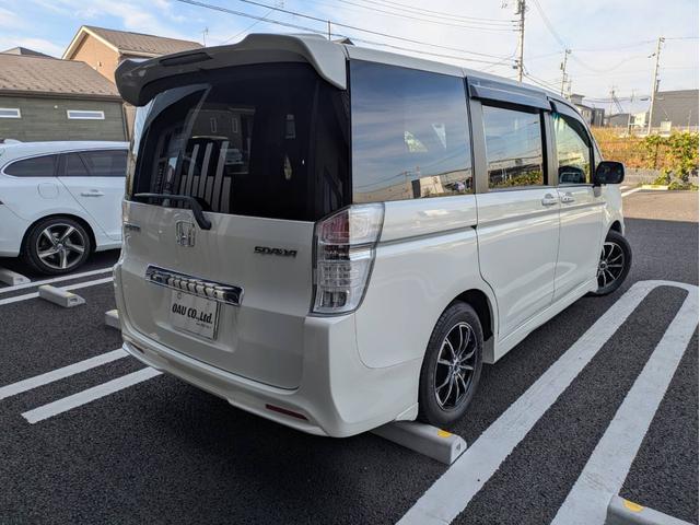 ステップワゴンスパーダ Ｚ　社外ナビ／バックカメラ／両側電動スライドドア／社外アルミホイール／ヘッドライトＨＩＤ／オートエアコン／キーレス／（8枚目）