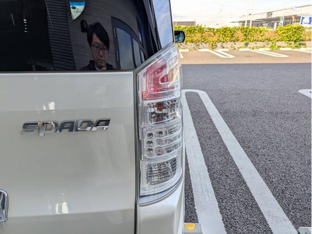 ステップワゴンスパーダ Ｚ　社外ナビ／バックカメラ／両側電動スライドドア／社外アルミホイール／ヘッドライトＨＩＤ／オートエアコン／キーレス／（19枚目）
