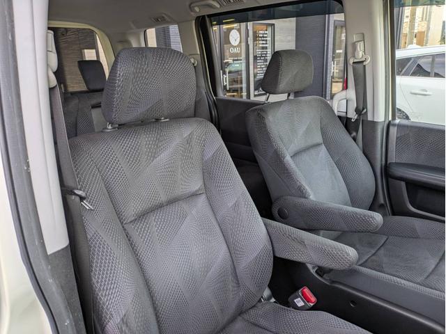 ステップワゴンスパーダ Ｚ　社外ナビ／バックカメラ／両側電動スライドドア／社外アルミホイール／ヘッドライトＨＩＤ／オートエアコン／キーレス／（28枚目）