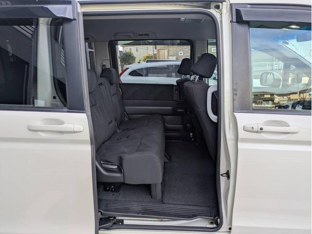 ステップワゴンスパーダ Ｚ　社外ナビ／バックカメラ／両側電動スライドドア／社外アルミホイール／ヘッドライトＨＩＤ／オートエアコン／キーレス／（32枚目）