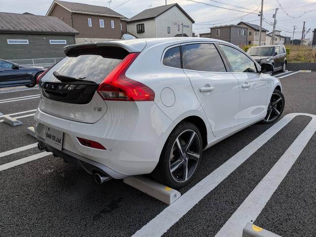 Ｖ４０ Ｔ５　Ｒデザイン　黒革／純正ナビ／バックカメラ／クルーズコントロール／パドルシフト／パワーシート／シートヒーター／クリアランスソナー／アイドリングストップ／純正１８インチＡＷ／スマートキー／電動格納ミラー／（8枚目）