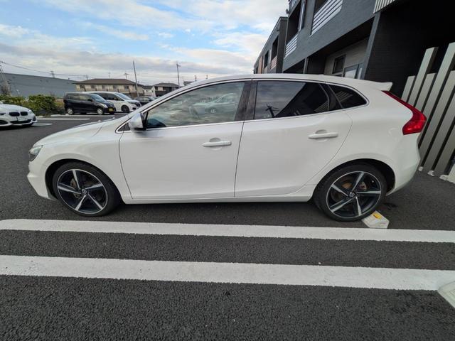 Ｖ４０ Ｔ５　Ｒデザイン　黒革／純正ナビ／バックカメラ／クルーズコントロール／パドルシフト／パワーシート／シートヒーター／クリアランスソナー／アイドリングストップ／純正１８インチＡＷ／スマートキー／電動格納ミラー／（15枚目）