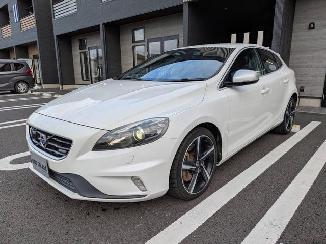 Ｖ４０ Ｔ５　Ｒデザイン　黒革／純正ナビ／バックカメラ／クルーズコントロール／パドルシフト／パワーシート／シートヒーター／クリアランスソナー／アイドリングストップ／純正１８インチＡＷ／スマートキー／電動格納ミラー／（16枚目）