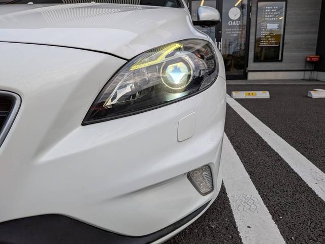 Ｖ４０ Ｔ５　Ｒデザイン　黒革／純正ナビ／バックカメラ／クルーズコントロール／パドルシフト／パワーシート／シートヒーター／クリアランスソナー／アイドリングストップ／純正１８インチＡＷ／スマートキー／電動格納ミラー／（17枚目）