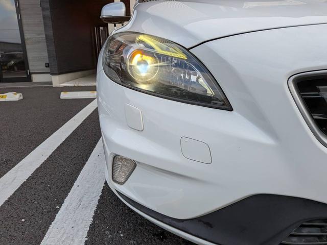 Ｖ４０ Ｔ５　Ｒデザイン　黒革／純正ナビ／バックカメラ／クルーズコントロール／パドルシフト／パワーシート／シートヒーター／クリアランスソナー／アイドリングストップ／純正１８インチＡＷ／スマートキー／電動格納ミラー／（18枚目）