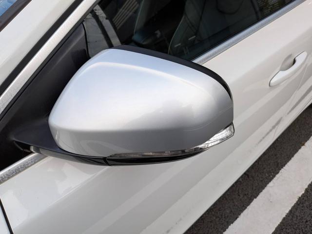 Ｖ４０ Ｔ５　Ｒデザイン　黒革／純正ナビ／バックカメラ／クルーズコントロール／パドルシフト／パワーシート／シートヒーター／クリアランスソナー／アイドリングストップ／純正１８インチＡＷ／スマートキー／電動格納ミラー／（21枚目）