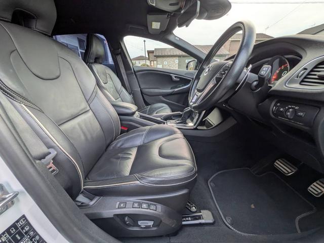 Ｖ４０ Ｔ５　Ｒデザイン　黒革／純正ナビ／バックカメラ／クルーズコントロール／パドルシフト／パワーシート／シートヒーター／クリアランスソナー／アイドリングストップ／純正１８インチＡＷ／スマートキー／電動格納ミラー／（29枚目）