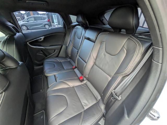 Ｖ４０ Ｔ５　Ｒデザイン　黒革／純正ナビ／バックカメラ／クルーズコントロール／パドルシフト／パワーシート／シートヒーター／クリアランスソナー／アイドリングストップ／純正１８インチＡＷ／スマートキー／電動格納ミラー／（35枚目）