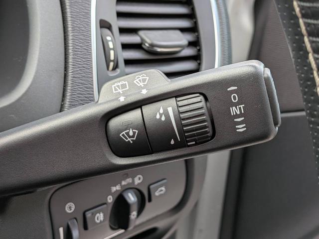 Ｖ４０ Ｔ５　Ｒデザイン　黒革／純正ナビ／バックカメラ／クルーズコントロール／パドルシフト／パワーシート／シートヒーター／クリアランスソナー／アイドリングストップ／純正１８インチＡＷ／スマートキー／電動格納ミラー／（46枚目）