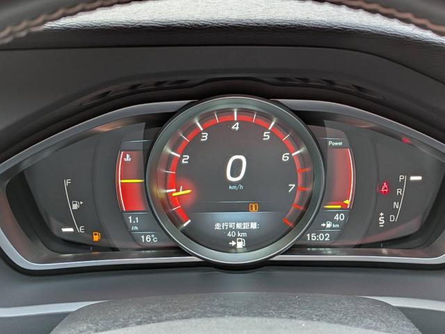 Ｖ４０ Ｔ５　Ｒデザイン　黒革／純正ナビ／バックカメラ／クルーズコントロール／パドルシフト／パワーシート／シートヒーター／クリアランスソナー／アイドリングストップ／純正１８インチＡＷ／スマートキー／電動格納ミラー／（50枚目）